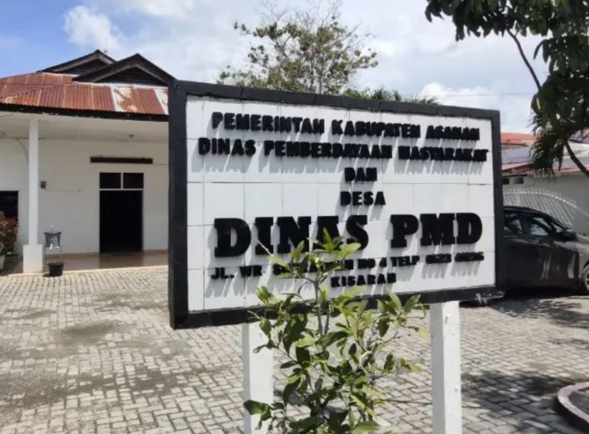 Kantor Dinas Pemberdayaan Masyarakat Desa Kabupaten Asahan.