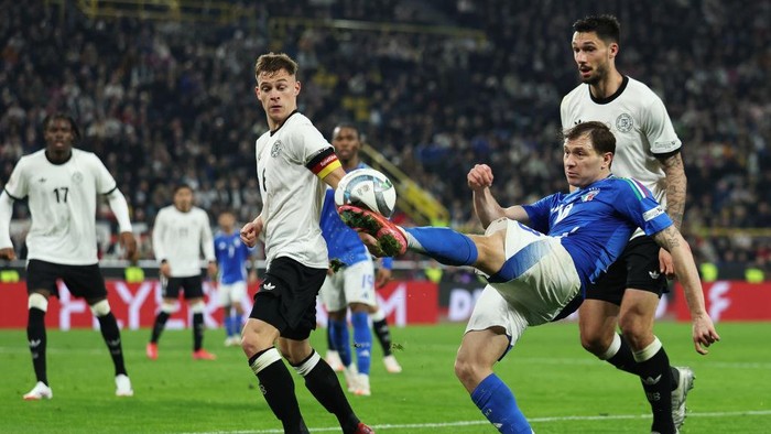 Jerman mampu bertahan dari gempuran Italia.