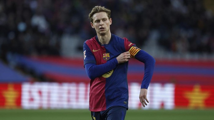 Frenkie de Jong akan perpanjang kontrak di Barcelona.