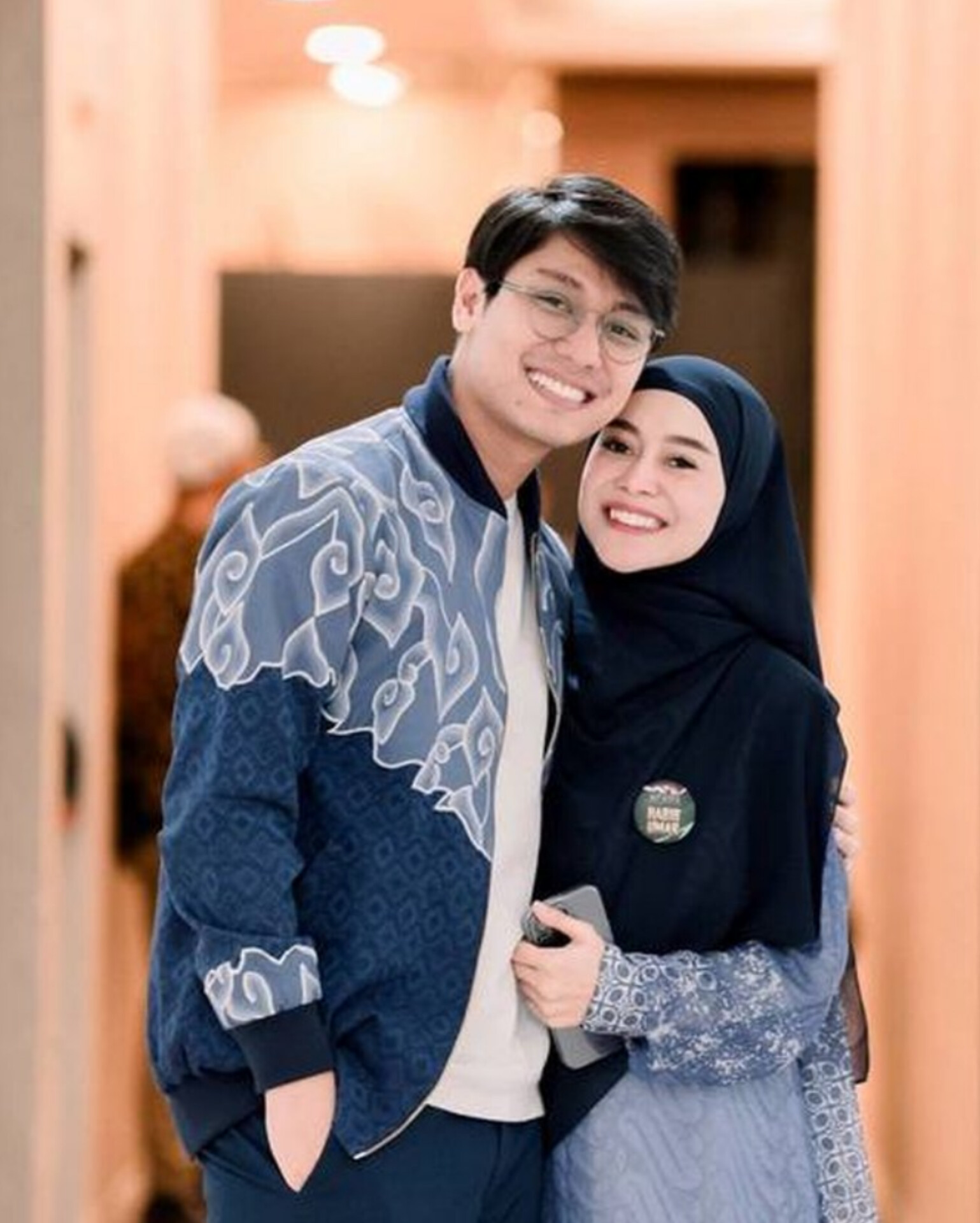 Lesti Kejora bersama suami.