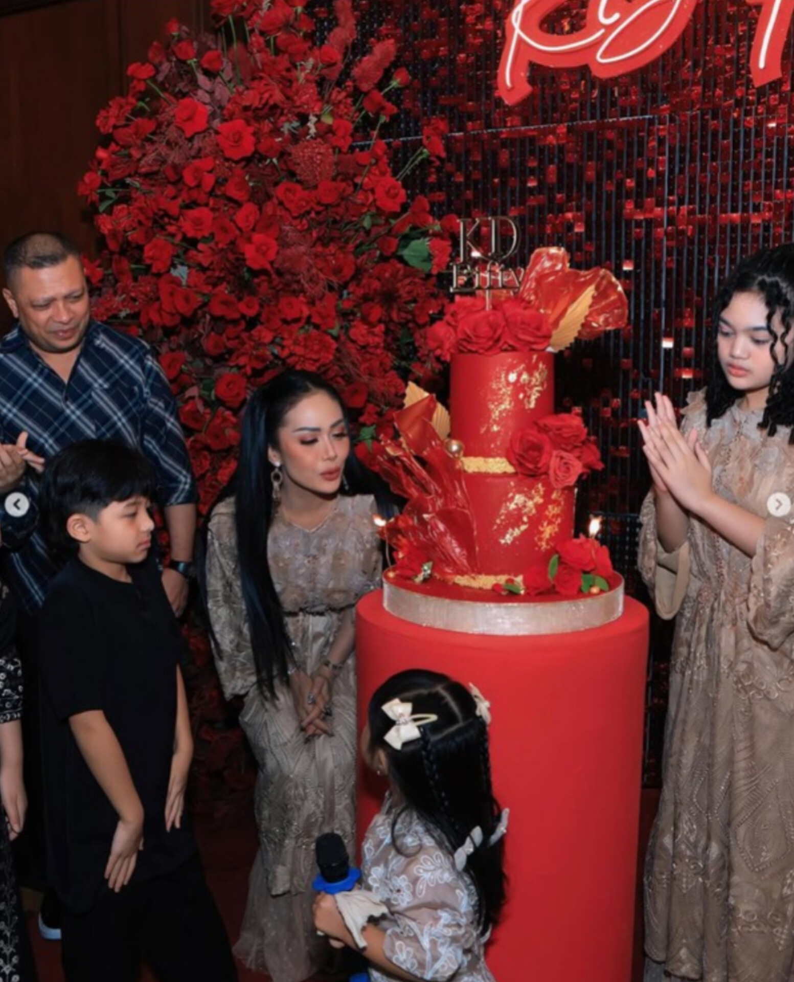 Kris Dayanti rauakan ultah ke 50.