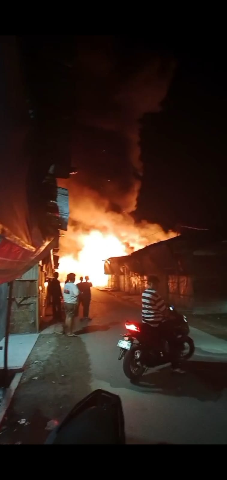 Pasar TPO (Monza) di Kota Tanjungbalai, Sumatera Utara, mengalami kebakaran hebat pada Senin (31/3/2025) dini hari sekitar pukul 03.30 WIB.