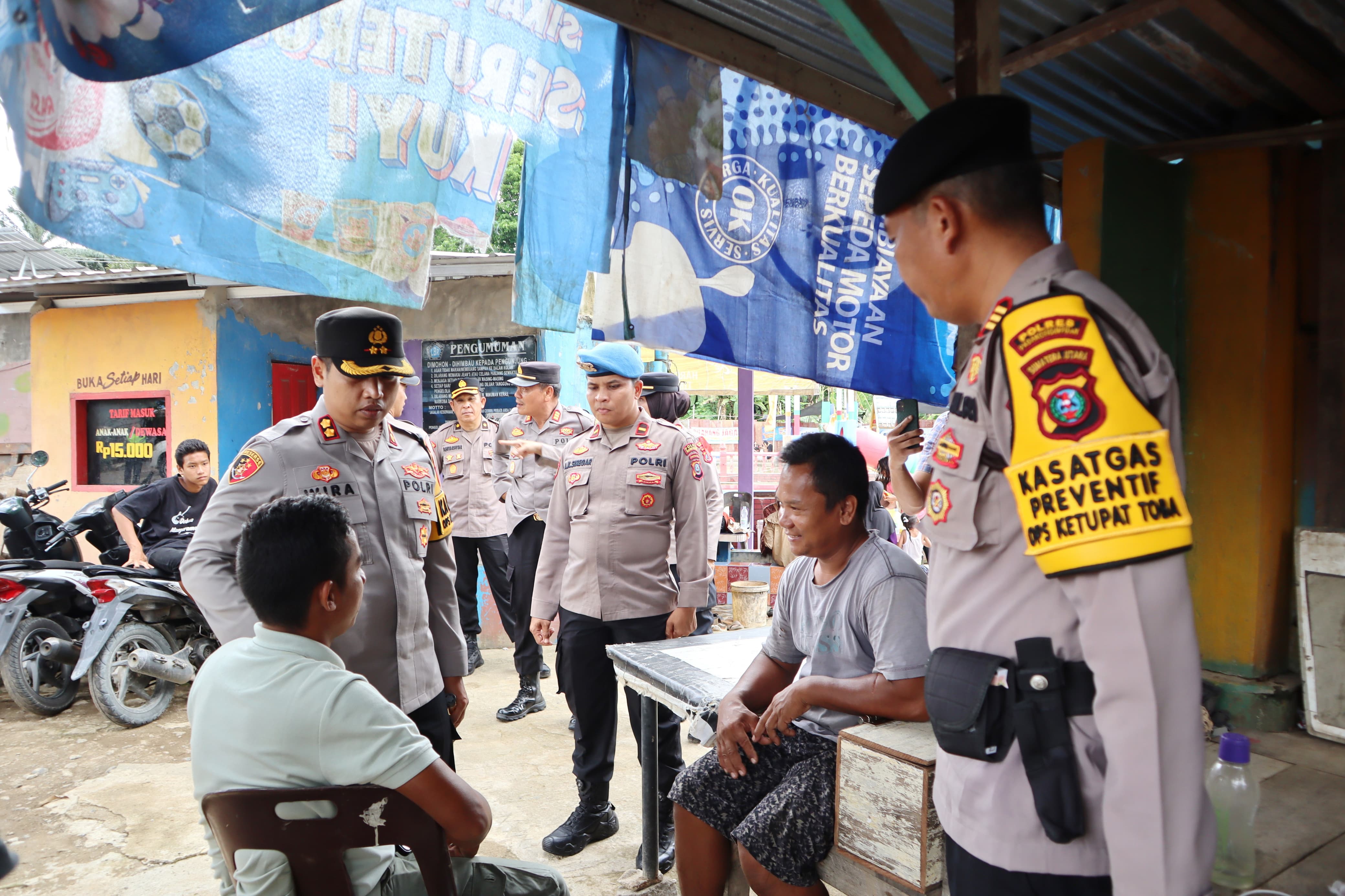 Kapolres AKBP Dr.Wira Prayatna bersama PJU dan Personil lakukan pengecekan langsung di sejumlah objek wisata di Kota Padangsidimpuan, Sabtu (05/4/2025).