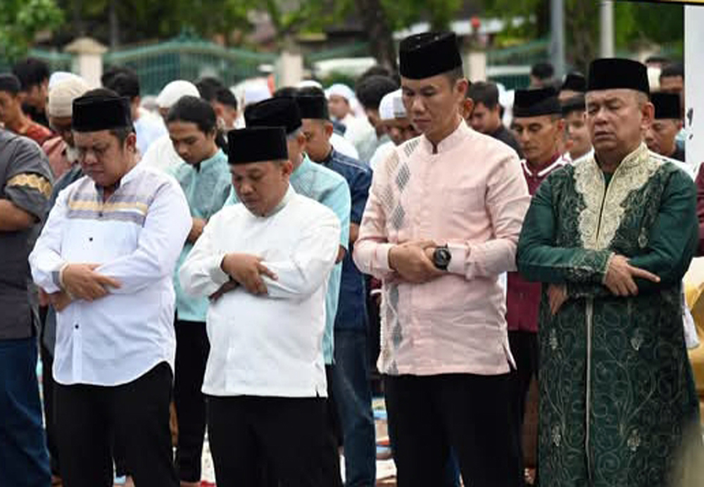 Salat Id di Lapangan Simaremare Sibolga.