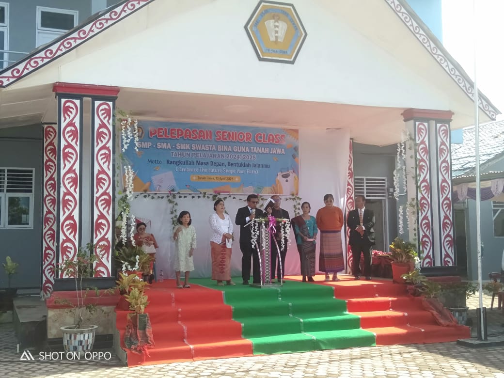 Pelepasan Senior Class SMP, SMA dan SMK Yayasan Bina Guna.
