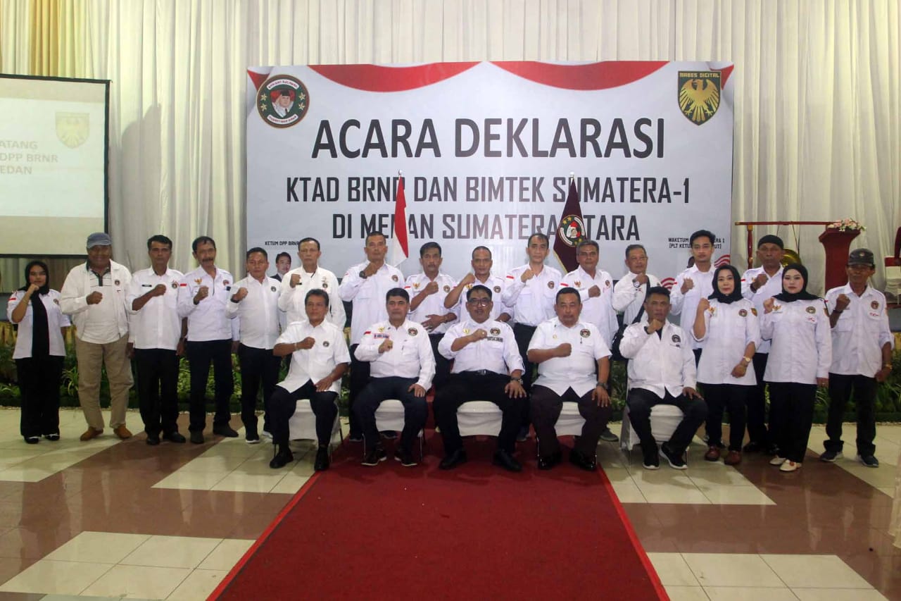 Jajaran pengurus DPP dan DPW BRNR Provinsi Sumut diabadikan usai acara deklarasi KTAD dan Bimtek, Rabu (16/4/2025).