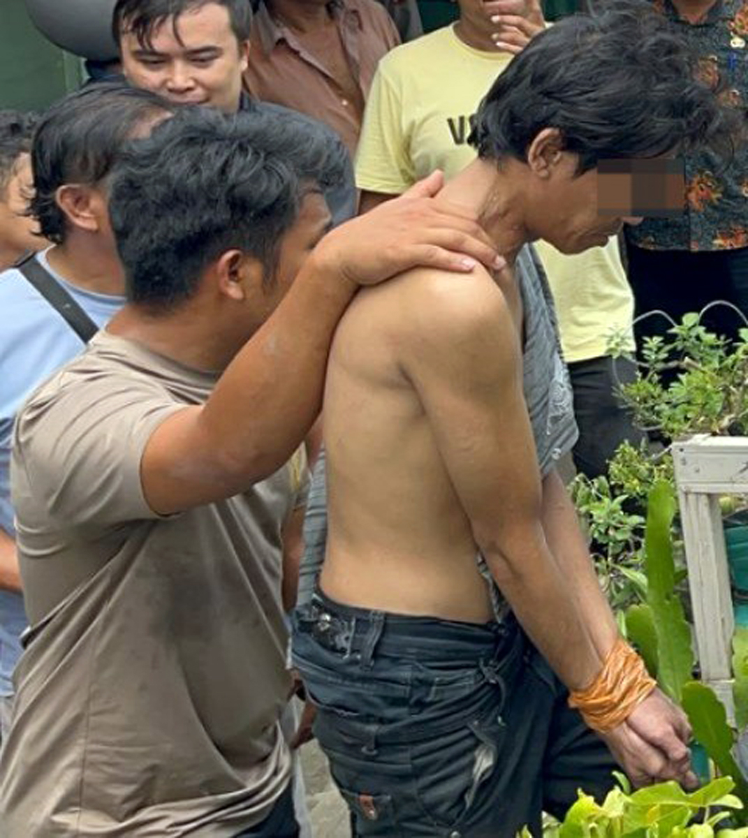 Penggerebekan sarang sabu-sabu.