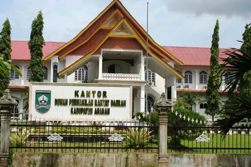 Kantor DPRD Asahan.