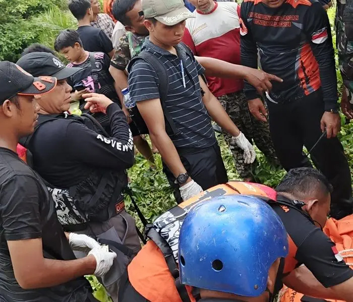 Evakuasi korban hanyut di sungai Hatihoran, Labuhanbatu.