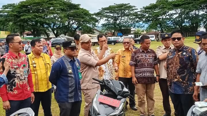 Wali Kota Padangsidimpuan Dr Letnan Dalimunthe pimpin apel pemeriksaan kenderaan dinas milik Pemko.