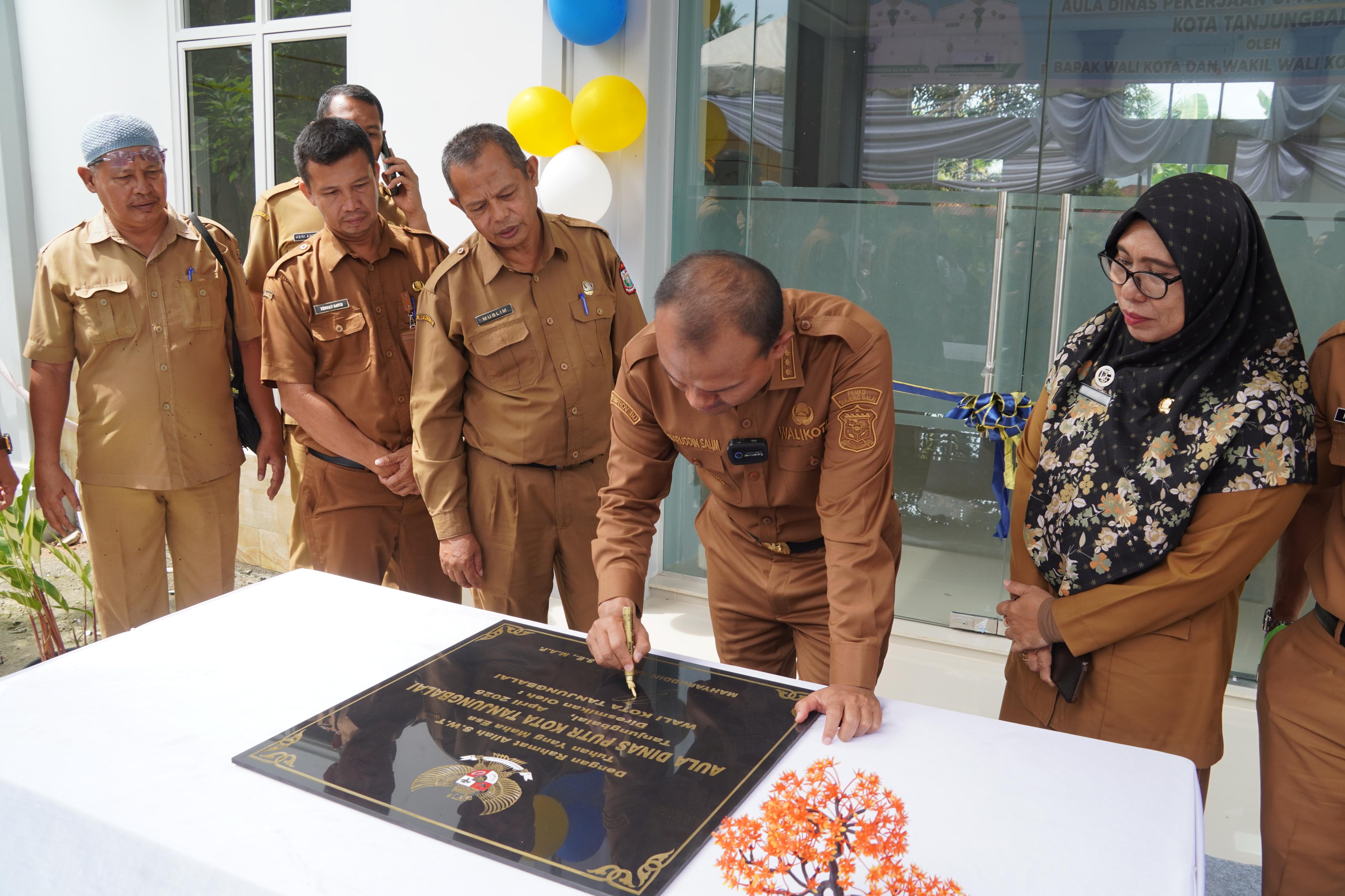 Peresmian Aula Kantor Dinas Pekerjaan Umum dan Penantaan Ruang Kota Tanjungbalai.