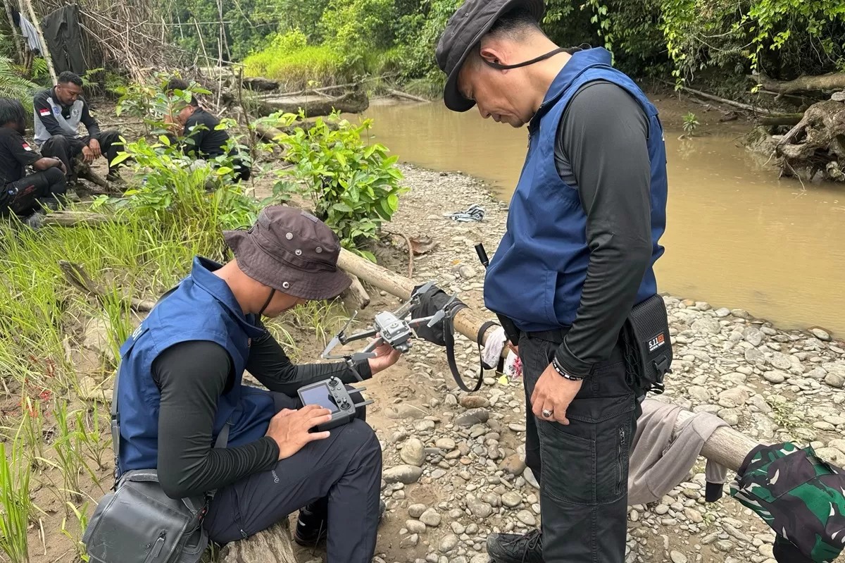 Mabes Polri dan Polda Papua Barat melaksanakan olah TKP di lokasi hilangnya mantan Kasat Reskrim Polres Teluk Bintuni Iptu Tomi Samuel Marbun.
