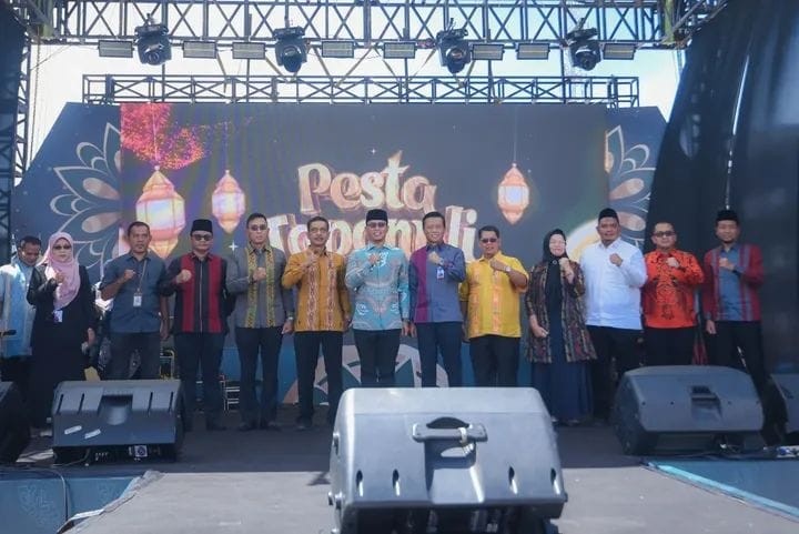 Wali Kota Padangsidimpuan diwakili Plt Sekda Roni Gunawan Rambe, Kepala BI Cabang Sibolga Riza Putra diacara Pekan Ekonomi Syariah dan Digital (PESTA) Tapanuli.