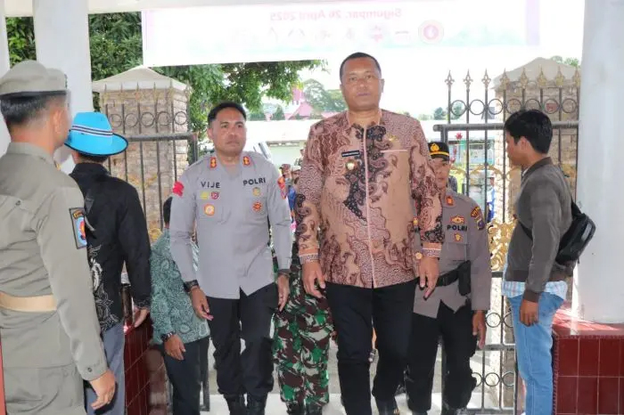 Bupati Toba Effendi Napitupulu dan Forkopimda ziarah ke Makam Nommensen.