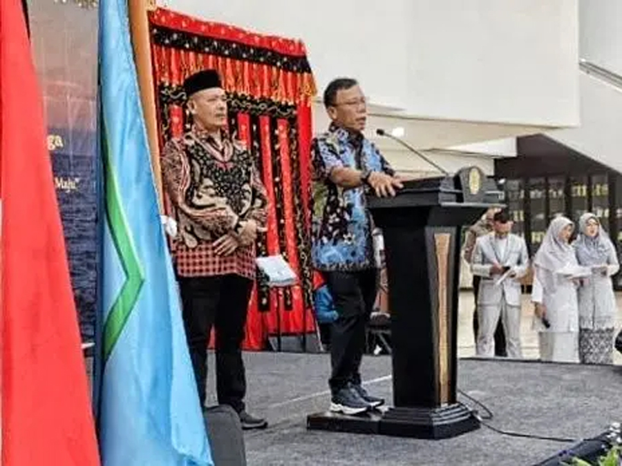 Bupati Tapanuli Tengah, Masinton Pasaribu di pelantikan Gabema Tapteng &ndash; Sibolga di Gedung Nusantara V Kompleks DPR RI Senayan Jakarta.