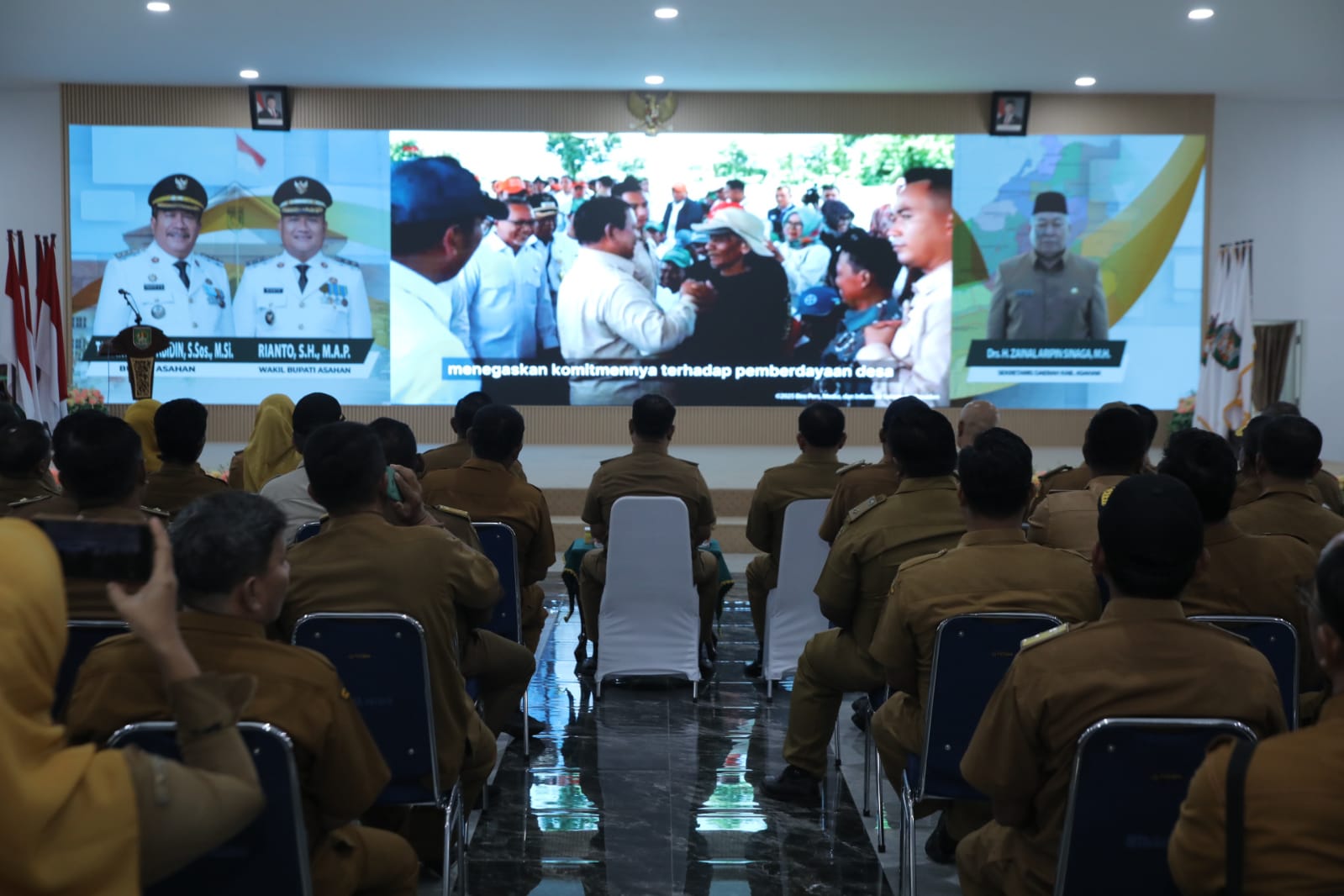 Wakil Bupati Asahan Rianto, SH., MAP dalam sosialisasi pembentukan koperasi merah putih yang digelar di Aula Melati, Kantor Bupati Asahan, Senin (28/4).