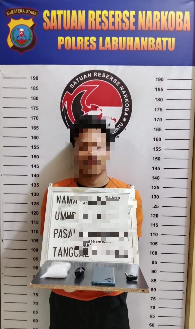 Tersangka kurir sabu, RR alias Kiting saat diamankan.