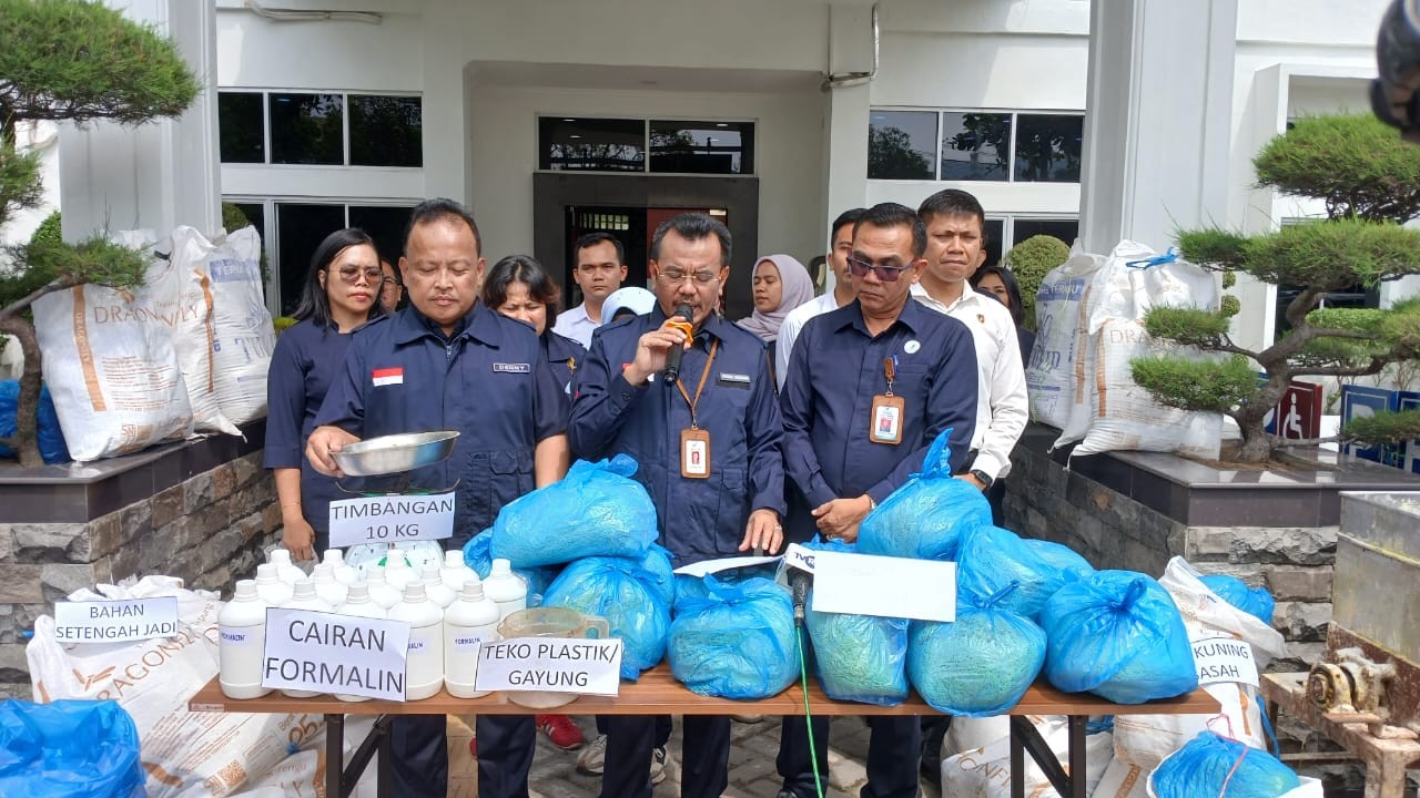 BBPOM di Medan melakukan Operasi Penindakan di Kota Pematangsiantar.