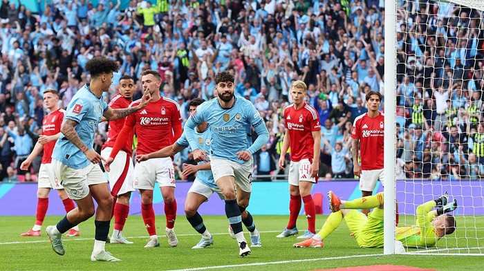 Manchester City mengalahkan Nottingham Forest 2-0 di Wembley pada semifinal Piala FA, Minggu (27/4/2025).