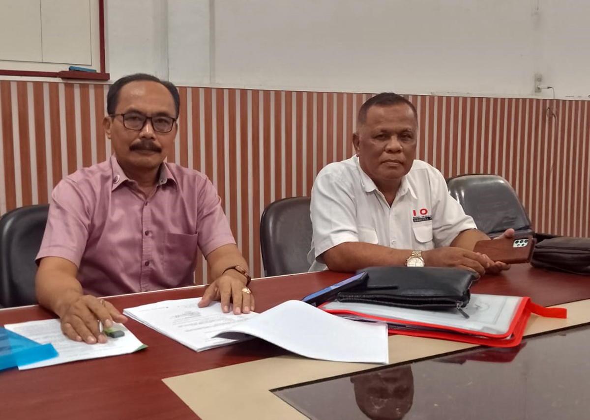 Tim Kuasa Hukum CV AJA mendatangi Kantor DPRD Asahan , Rabu (30/4/2025), mengklarifikasi ketidakhadiran saat RDP.