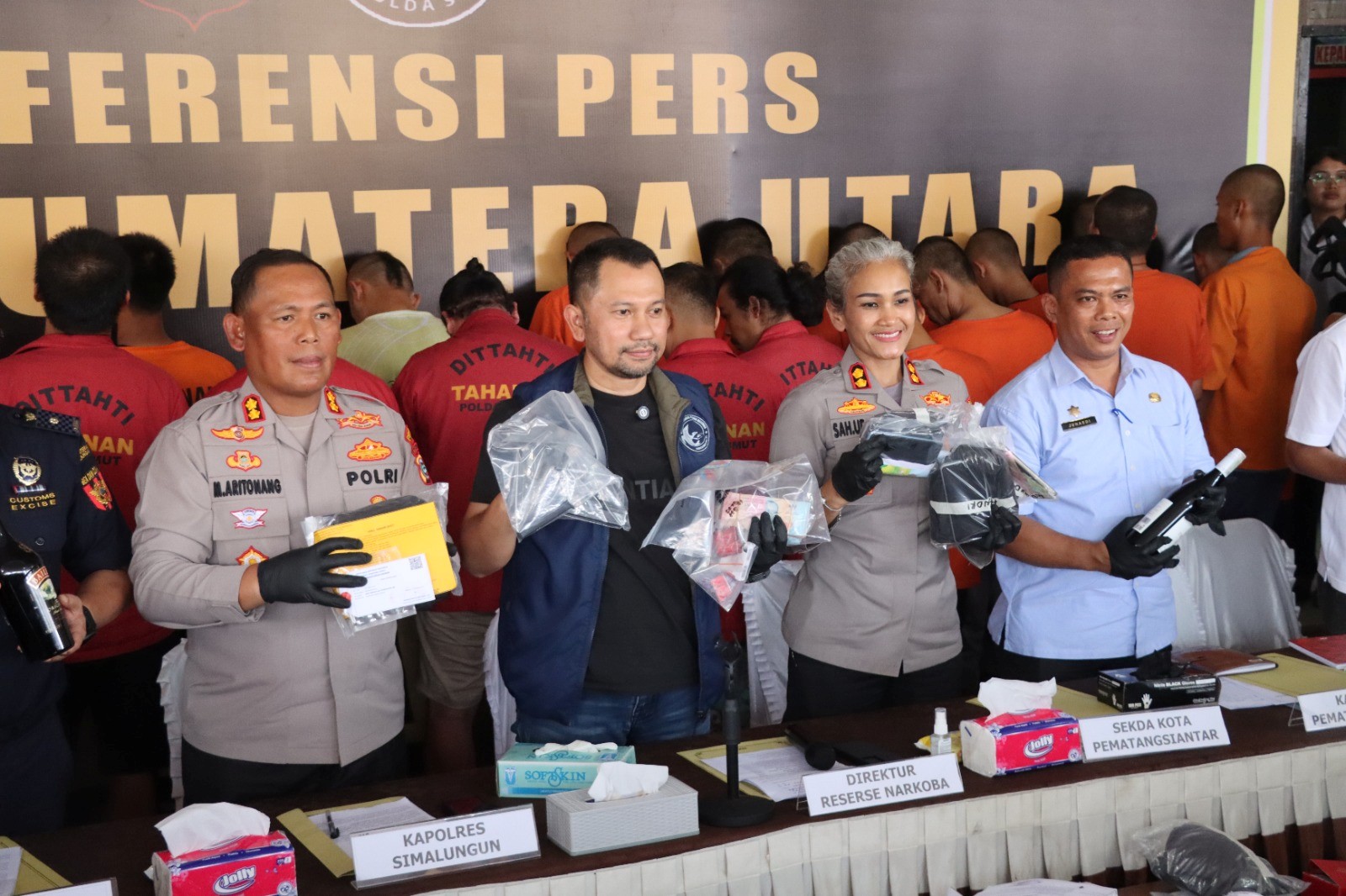 Konferensi pers penangkapan kasus narkoba oleh Polda Sumut di Polres Pematangsiantar.