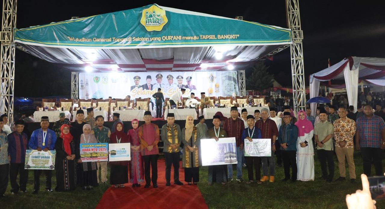 Perhelatan MTQ ke-57 Tingkat Kabupaten Tapsel di Kecamatan SDH, ditutup Bupati H Gus Irawan Pasaribu, Kecamatan Sayur Matinggi raih juara umum.
