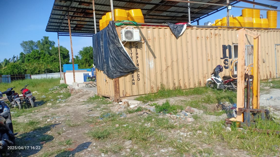 Usaha gudang gurita di Dusun V, Desa Asahan Mati, Jalan Tanjung Barombong, Kabupaten Asahan.