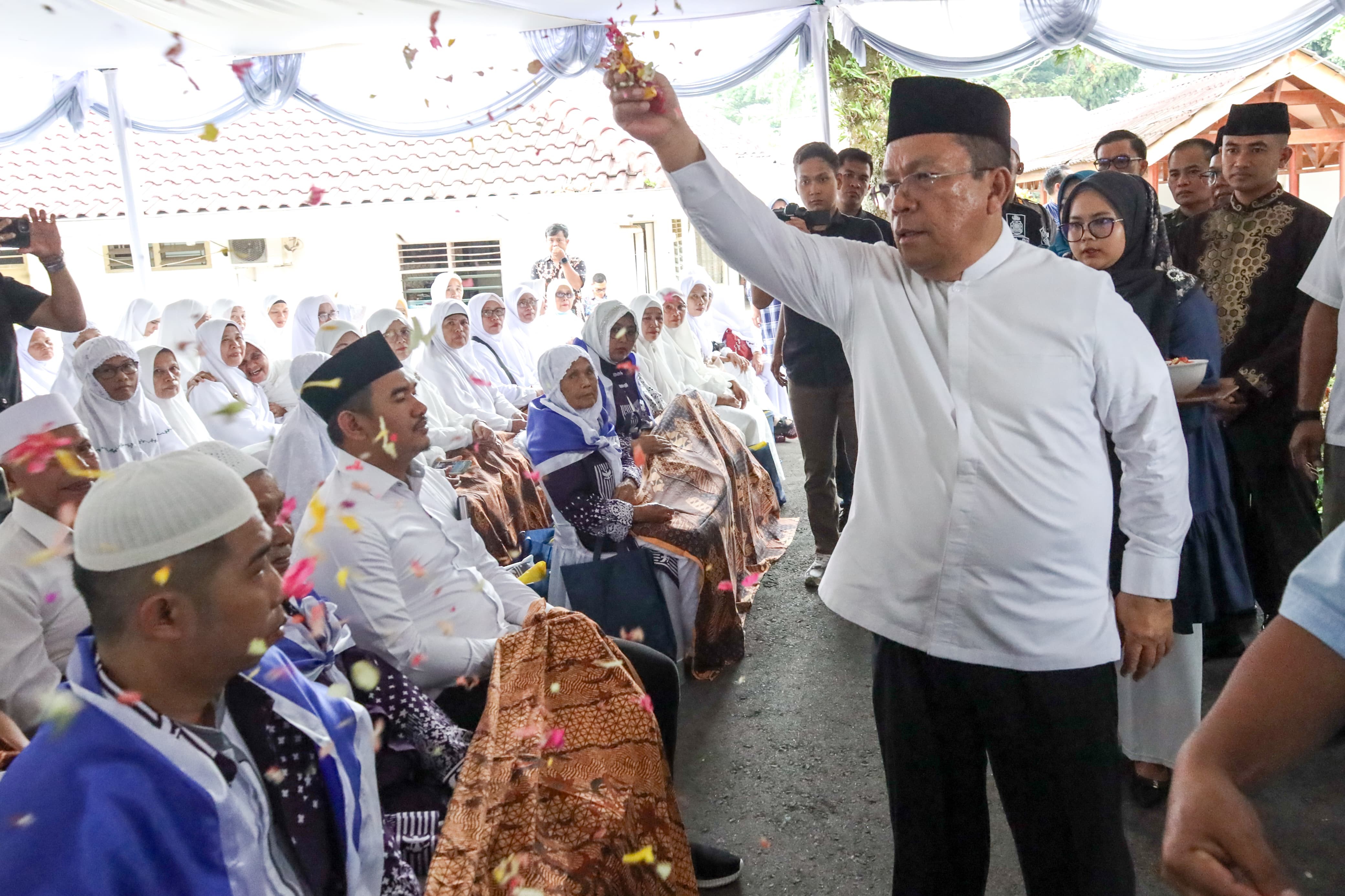 Tepung tawar Jamaah Calon Haji Kota Pematangsiantar.