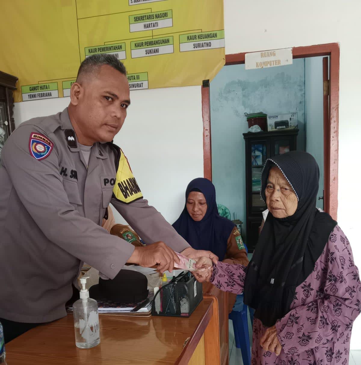 Penyaluran BLT Dana Desa di Nagori Mekar Rejo Kecamatan Bosar Maligas Kabupaten Simalungun.
