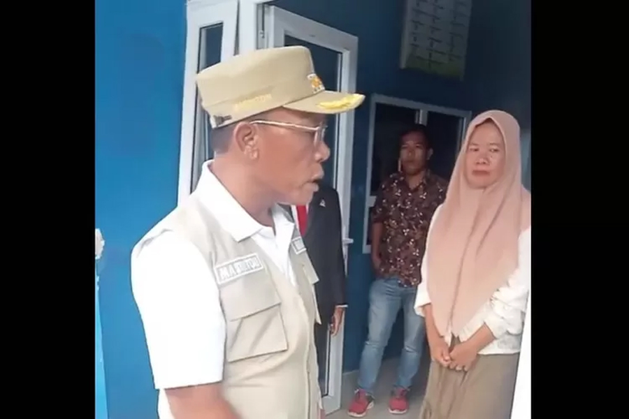 Bupati Tapanuli Tengah, Masinton Pasaribu, melakukan inspeksi mendadak (sidak) ke Puskesmas Barus di Kelurahan Padang Masiang, Sabtu (3/5/2025).