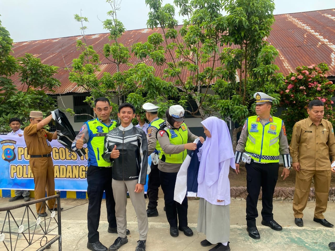 Police Goes To School di SMA Negeri 7 Jalan Jenderal Abdul Haris Nasution, Kecamatan Padangsidimpuan Batunadua.