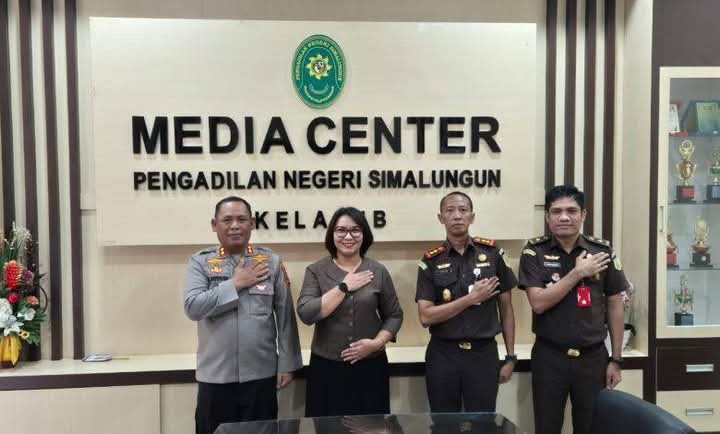 Kapolres Simalungun AKBP Marganda Aritonang silaturahmi ke PN Simalungun.