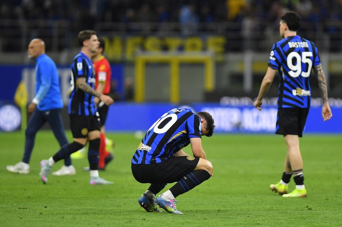 Inter ditahan Lazio 2-2, peluang juara makin tipis. Fabio Capello menilai Inter membuang gelar dan terlalu memikirkan final Liga Champions.