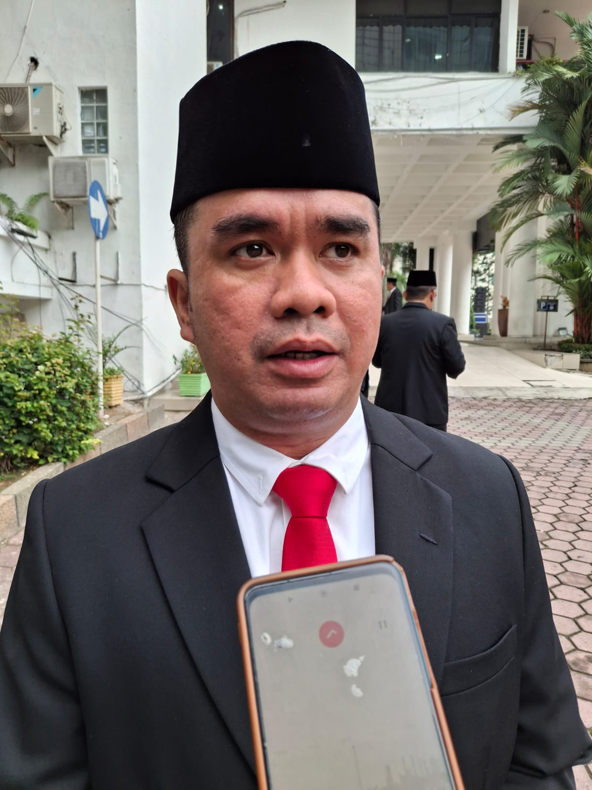 Kepala Dinas Pariwisata Kota Medan, Ody Anggia Batubara diwawancarai wartawan di balai kota pada Selasa (20/5/2025).