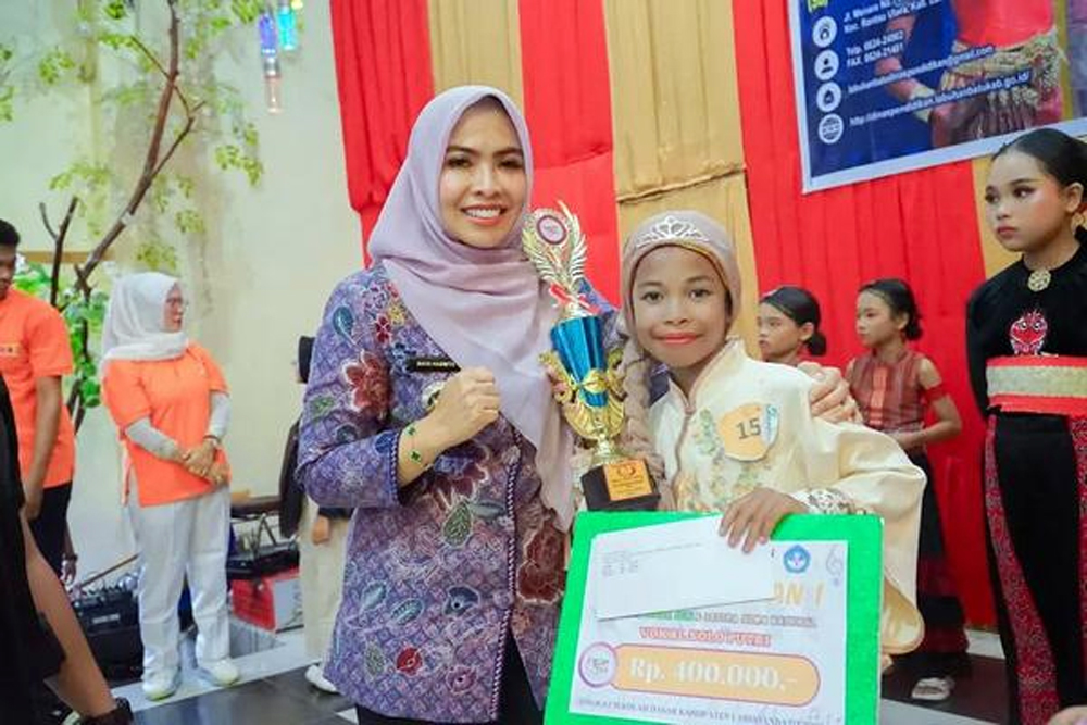 Bupati Labuhanbatu Maya Hasmita.