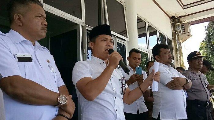 Ketua Komisi I DPRK Aceh Singkil Ramli Boga.