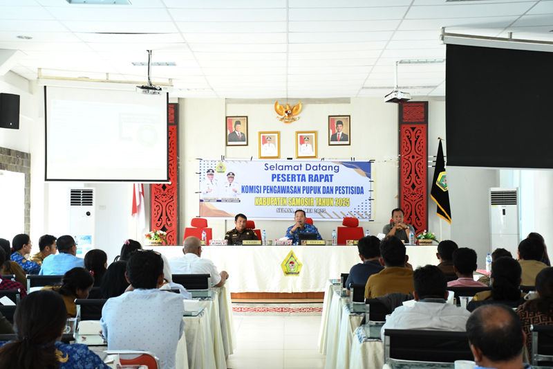 Rapat pengawasan pupuk dan pestisida (KP3) di Aula Kantor Bupati Samosir.