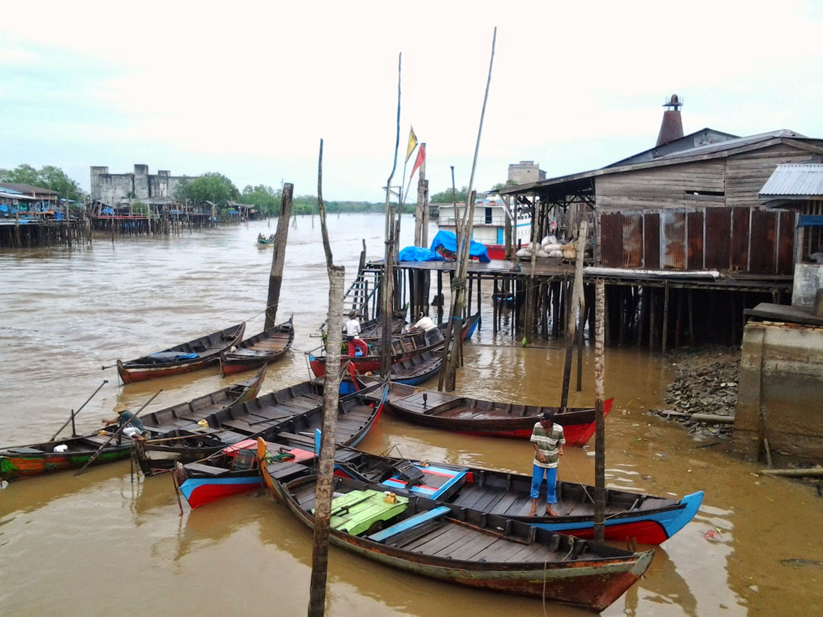 nelayan di Kelurahan Tanjung Ledong, Kecamatan Kualuh Ledong, Labuhanbatu Utara (Labura), kesulitan mendapatkan solar bahan bakar solar,