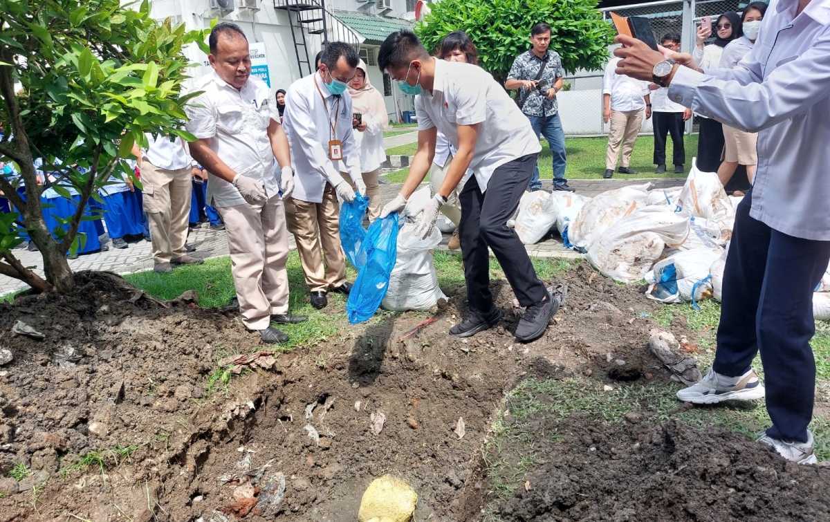 Pemusnahan mie kuning basah mengandung formalin asal Kota Pematangsiantar.