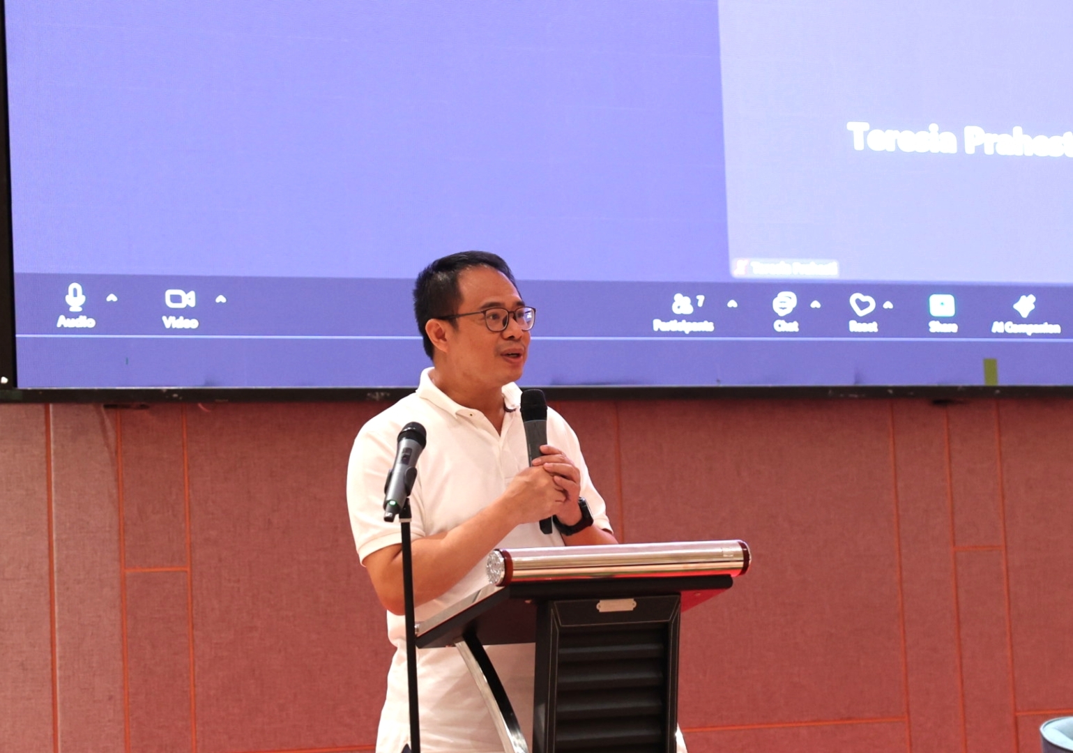 Presiden Direktur PTAR, Muliady Sutio, membuka talk show bertajuk &ldquo;Seluk Beluk Pertambangan Berwawasan Lingkungan&rdquo; yang digelar di Samosir, Sumatra Utara, Senin (26/5/2025). Dok: PTAR