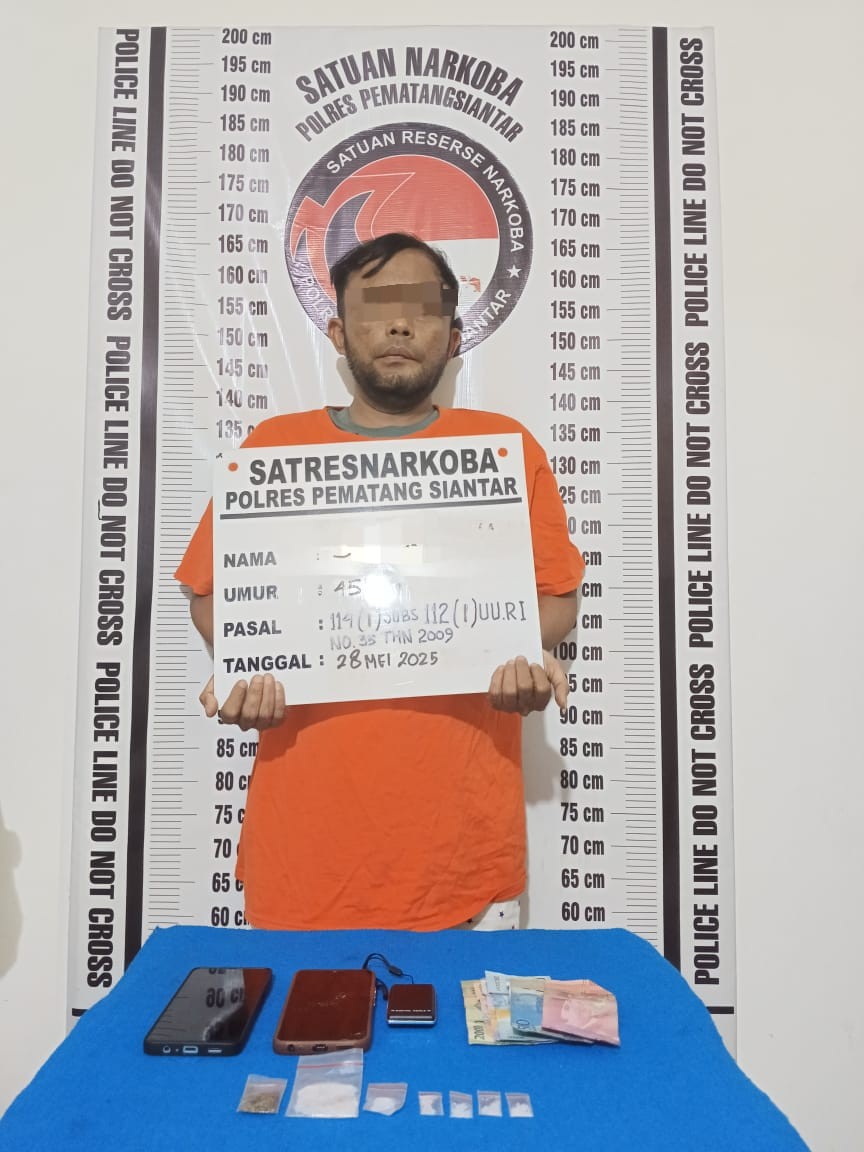 S, pengedar sabu-sabu dan ganja.