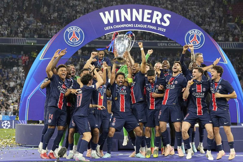Paris Saint-Germain (PSG) mencetak sejarah dengan menjuarai Liga Champions untuk pertama kalinya usai menghancurkan Inter Milan 5-0 di final.