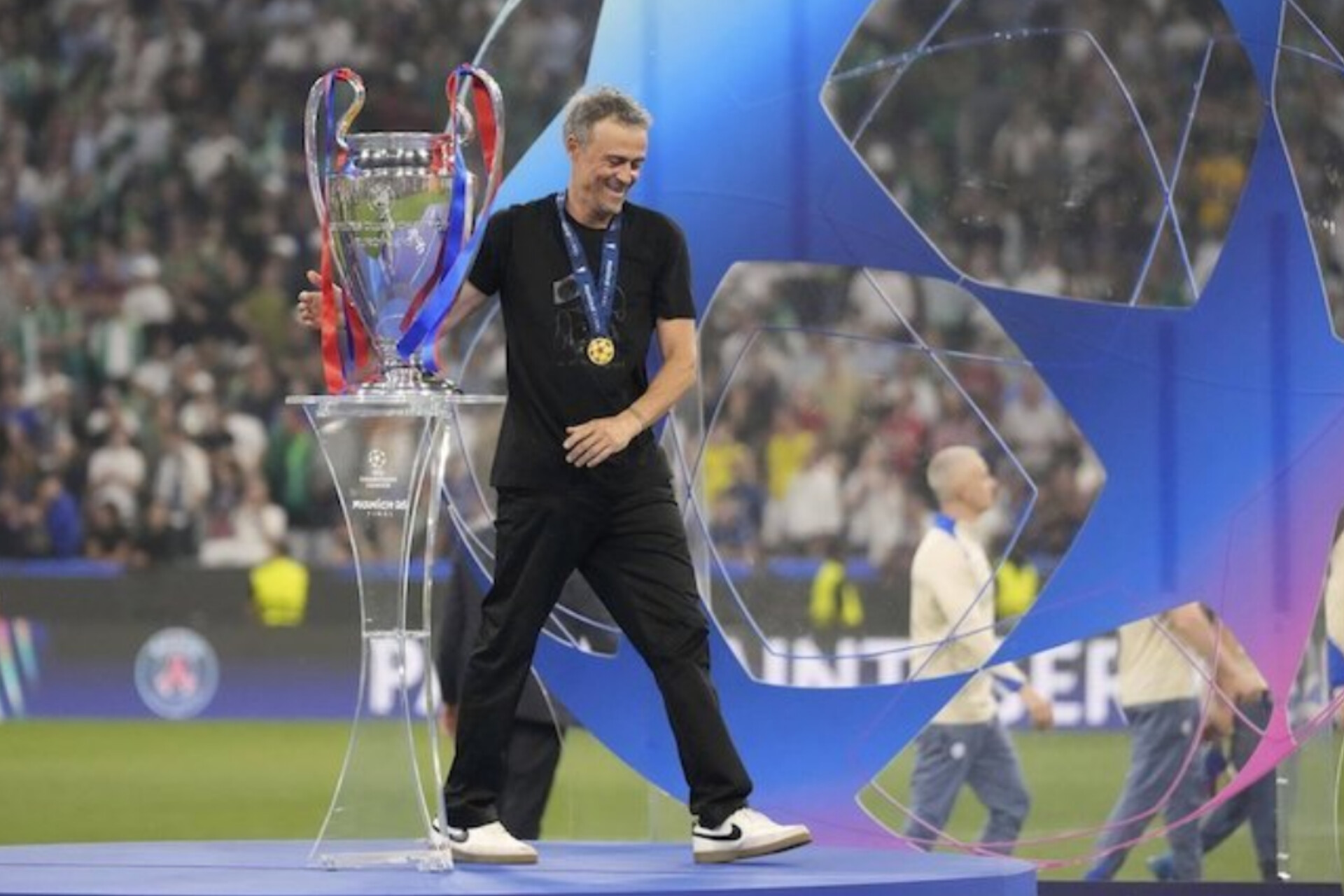 Pelatih PSG,  Luis Enrique kembali mencuat.
