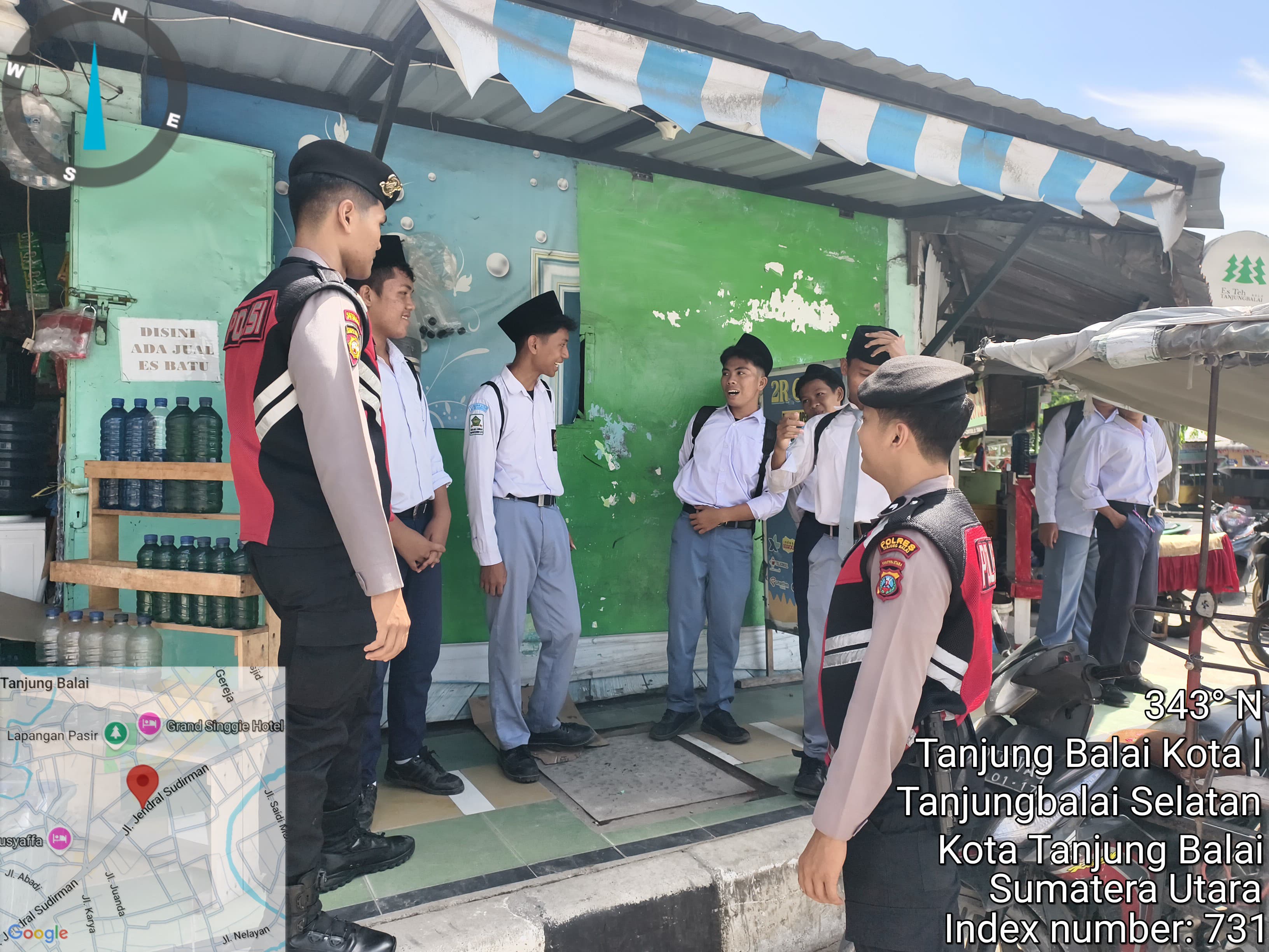 Satuan Samapta Polres Tanjungbalai rutin melaksanakan kegiatan patroli sekaligus pengamanan di saat jam-jam pulang anak sekolah.