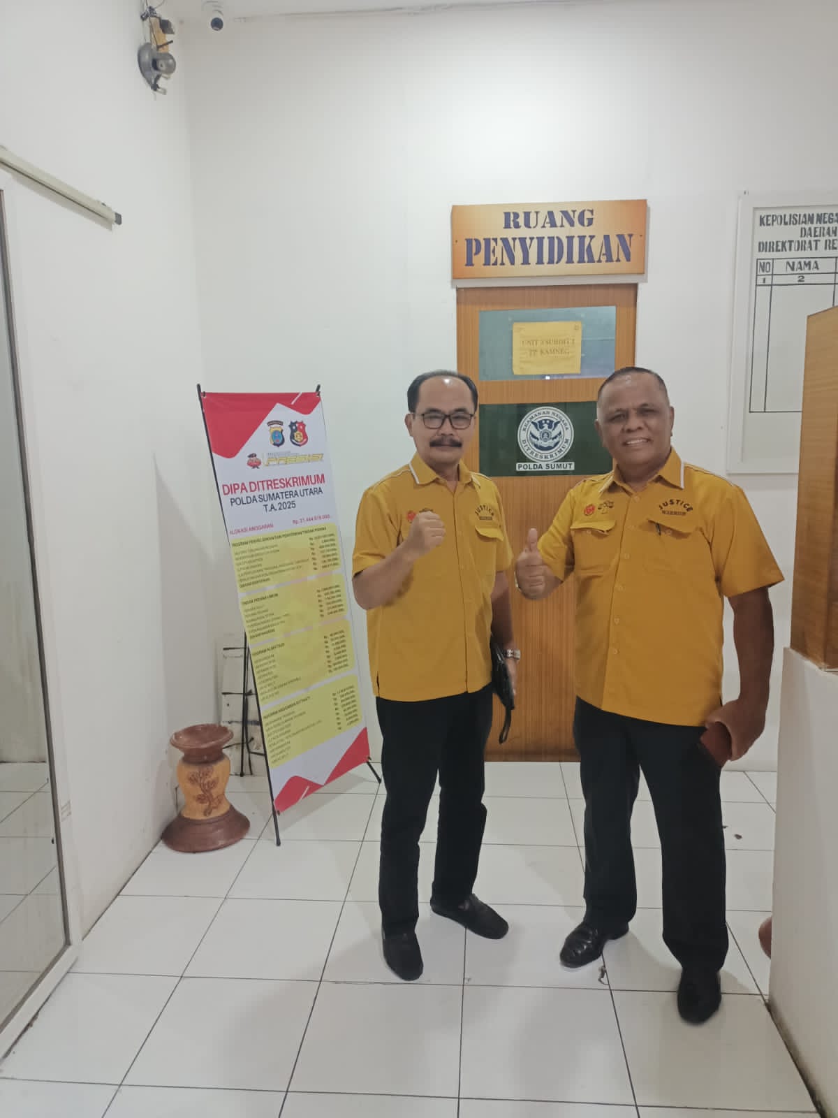 Joe Tjang melalui Kuasa Hukumnya Johansen Simanihuruk dan Bambang Ardy mengadukan pasangan suami istri.