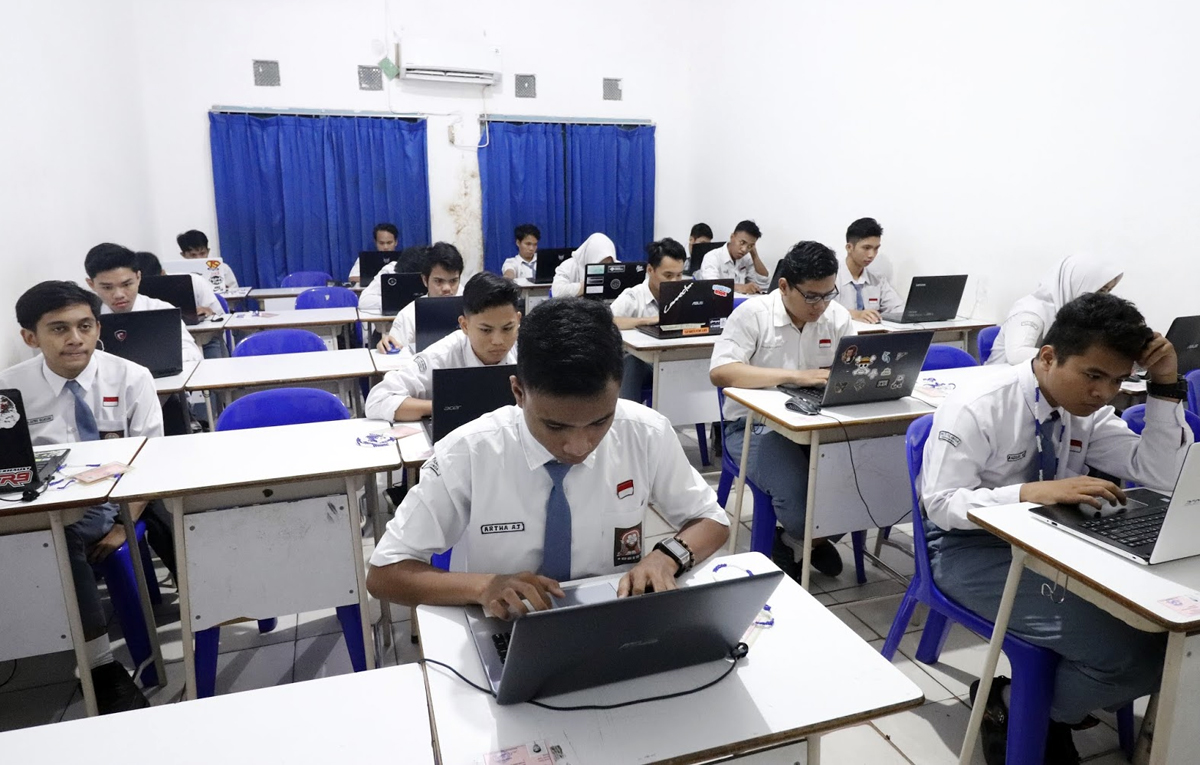 Siswa SMK ujian - Ilustrasi.