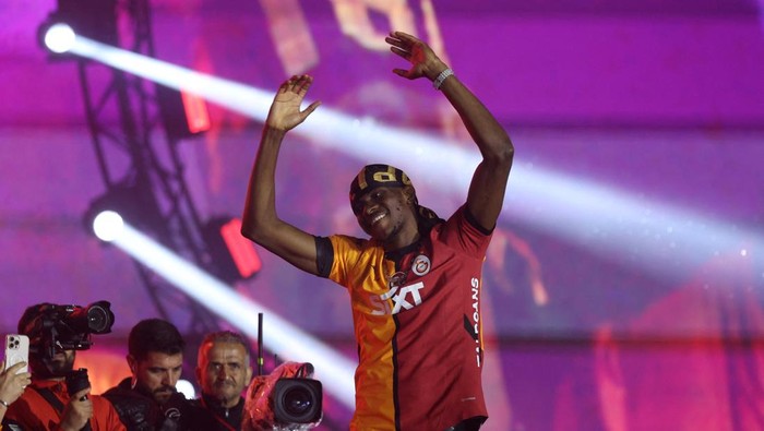 Victor Osimhen menolak tawaran menggiurkan dari klub Arab Saudi, Al Hilal.