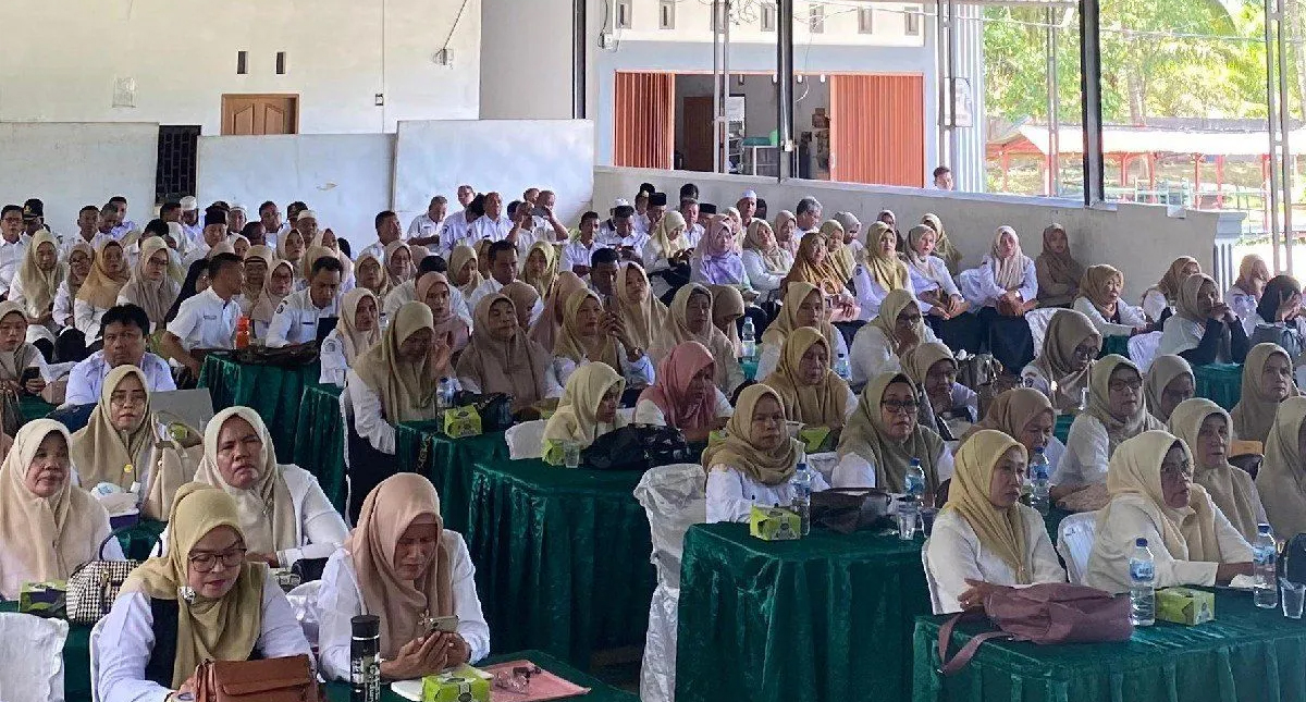 Kepala Sekolah SD dan SMP se Palas ikuti kegiatan sosialisasi E-Raport.