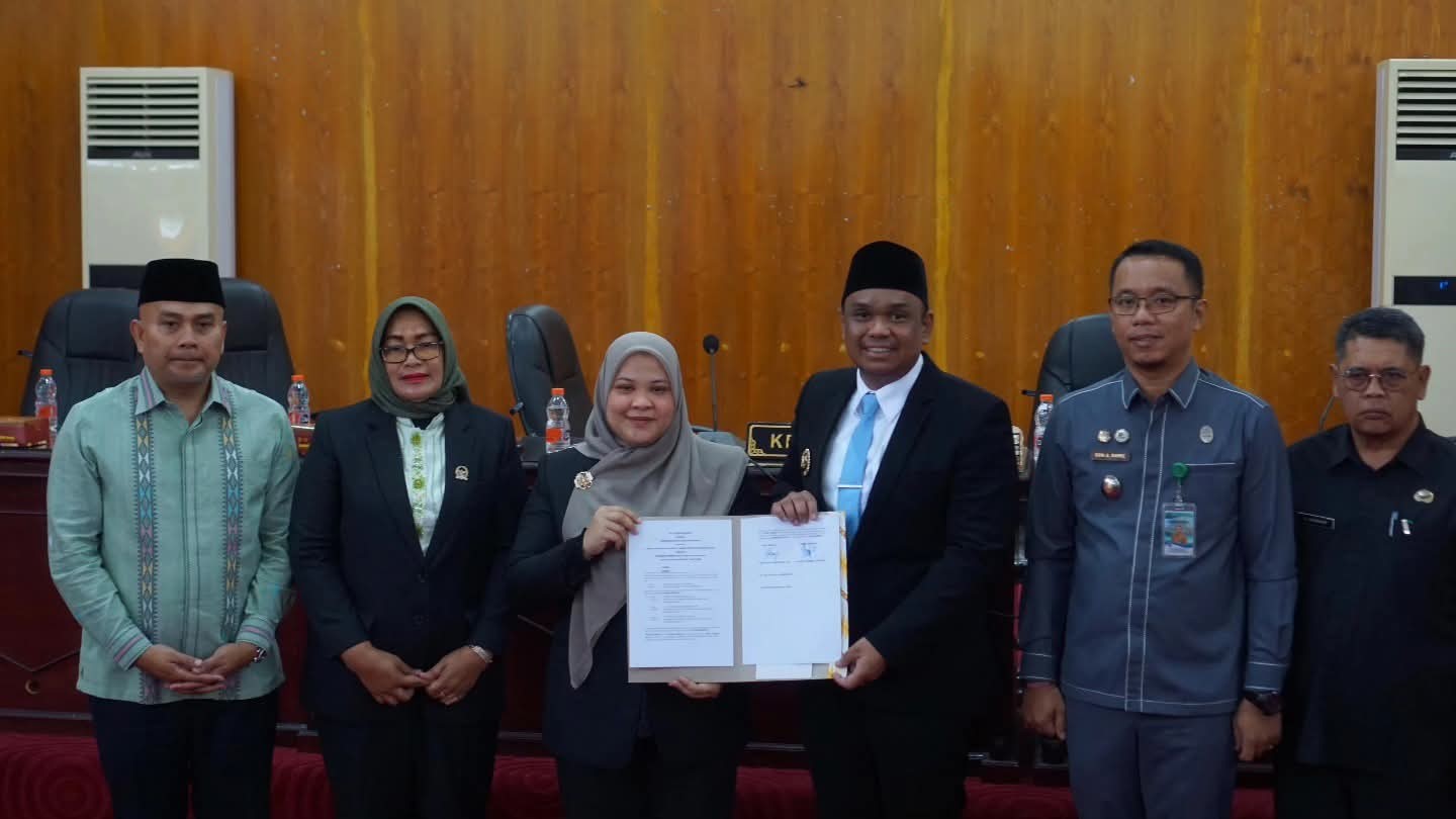DPRD Kota Padangsidimpuan sidang paripurna LKPJ Wali Kota dan pembentukan Perda Tahun 2025 di ruang rapat paripurna DPRD Kota Padangsidimpuan.