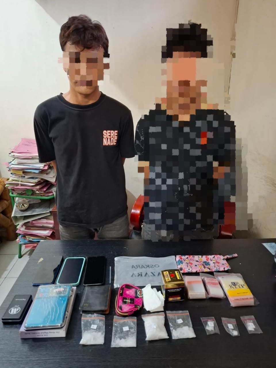 Kedua tersangka penjual narkoba di Labura.